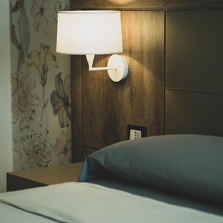 Hotel Pontemare Палермо Екстериор снимка